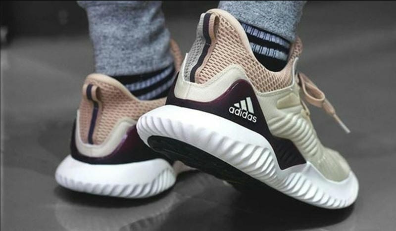 Giải Mã Ma Trận Thị Trường Giày Adidas tại TP.HCM