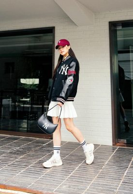 Nữ Tính và Phá Cách với Chân Váy và Váy Liền