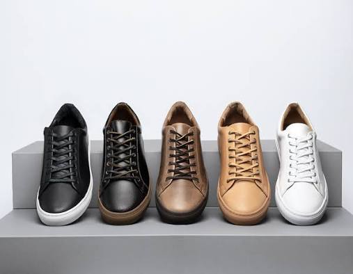 Giày sneaker vải và sneaker da: Nên chọn loại nào?